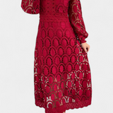 Vestido Midi Jovie con Encaje Bordado y Cuello Alto