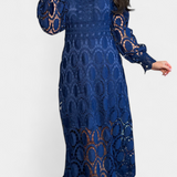 Vestido Midi Jovie con Encaje Bordado y Cuello Alto