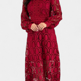 Vestido Midi Jovie con Encaje Bordado y Cuello Alto